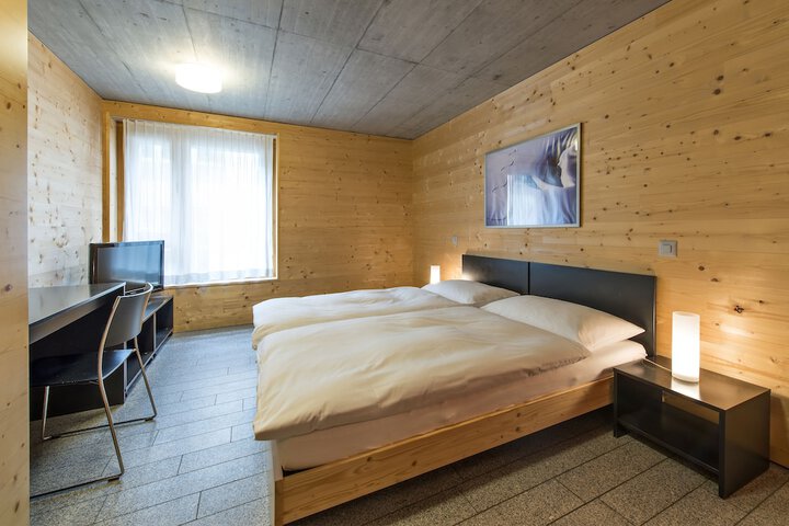 Room 7 of 42