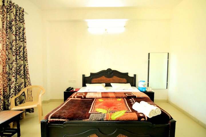 Room 9 of 48