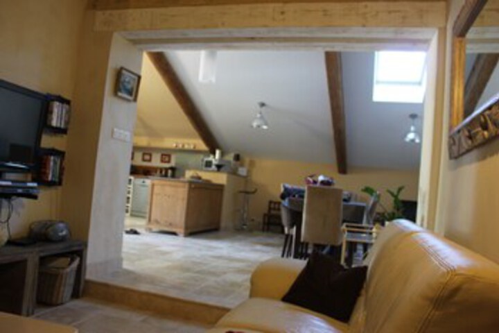 Room 5 of 11