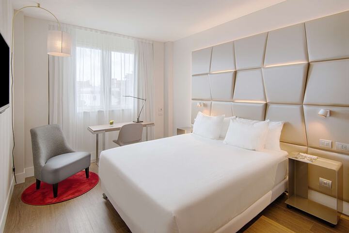 Room 42 of 97