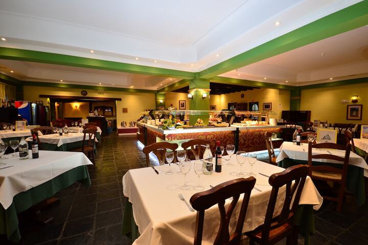 Dining 56 of 92