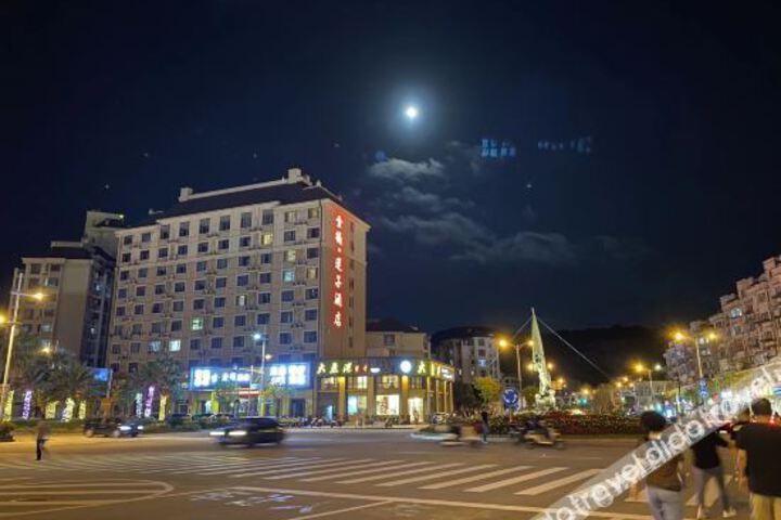 Huaji Resort Hotel