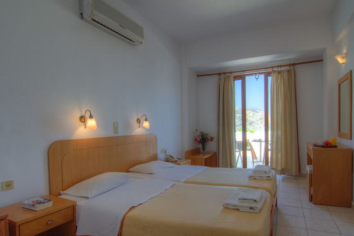 Room 7 of 91