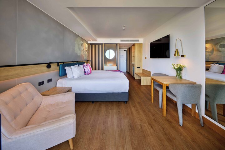 Room 28 of 87