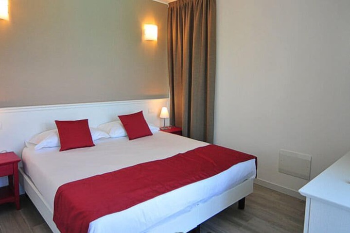Room 14 of 32