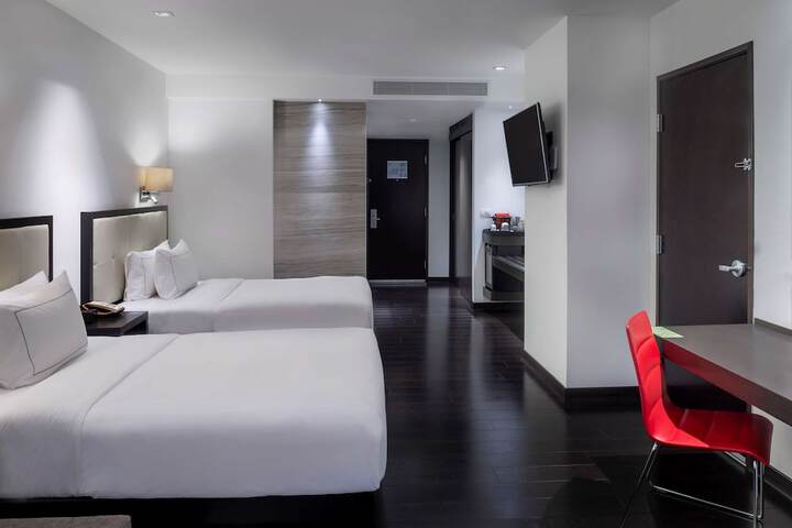 Room 34 of 115