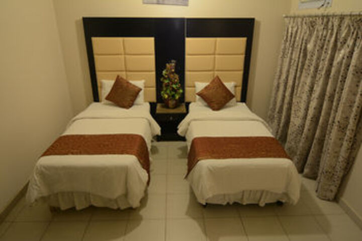 Room 3 of 8