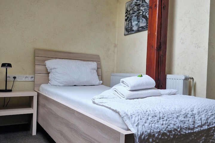 Room 3 of 35