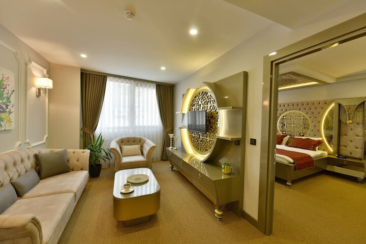 Room 42 of 102