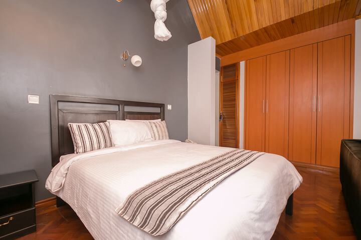 Room 25 of 87