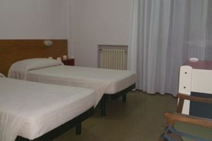 Room 6 of 7