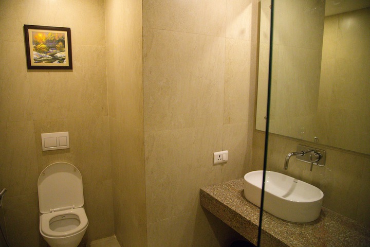Room 18 of 28