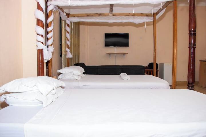 Room 10 of 43