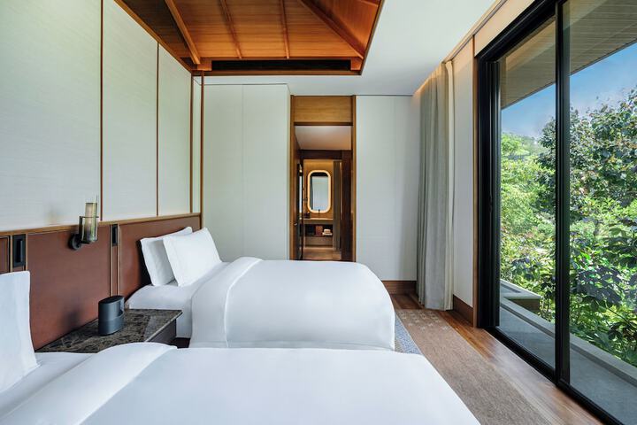 Room 18 of 92