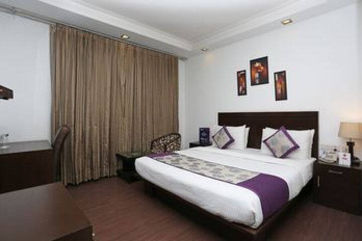 HOTEL DIVINE PARADISE BY OYO ROOMS