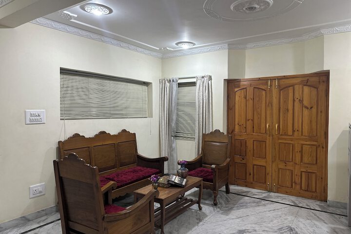 Room 25 of 42