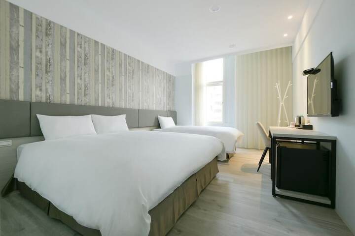 Room 8 of 41