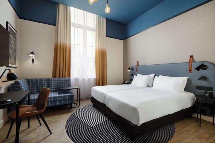 Room 4 of 47