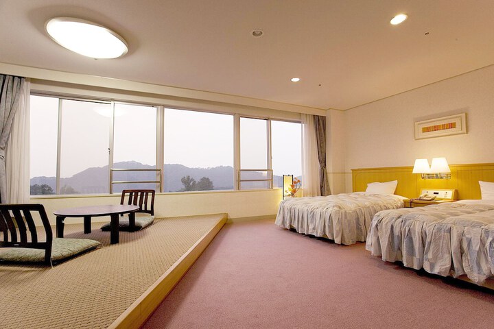 Room 11 of 53