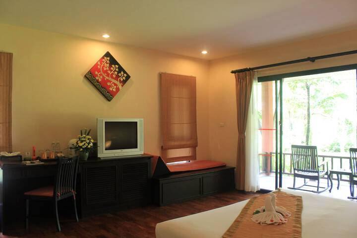 Room 44 of 136