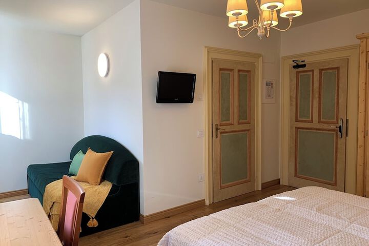 Room 36 of 106