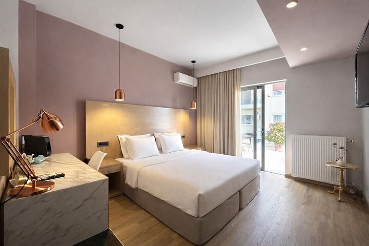 Room 43 of 60