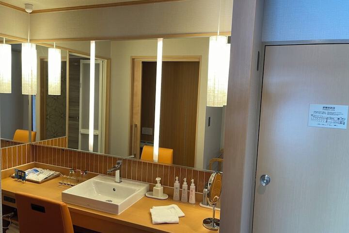 Room 18 of 40