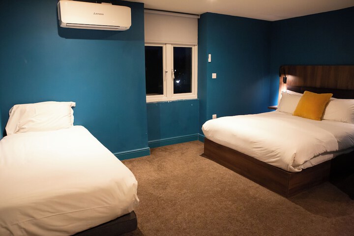 Room 8 of 14