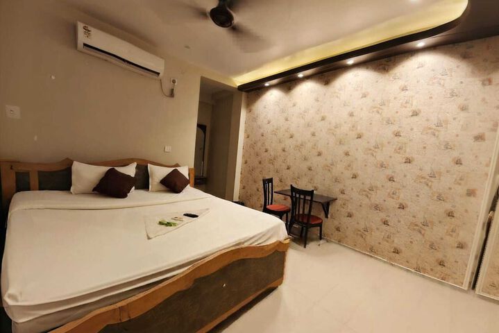 Room 40 of 83