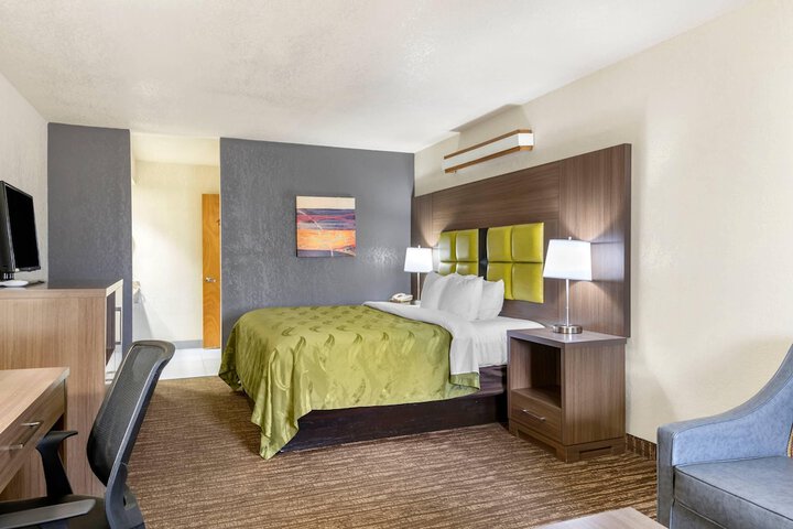 Room 21 of 47