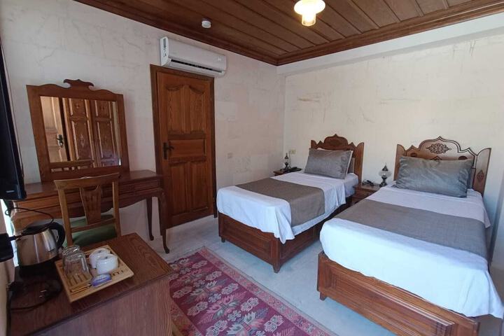 Room 2 of 35