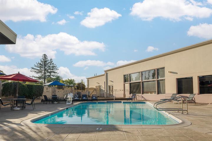 Pool 44 of 54