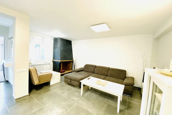 Room 2 of 22
