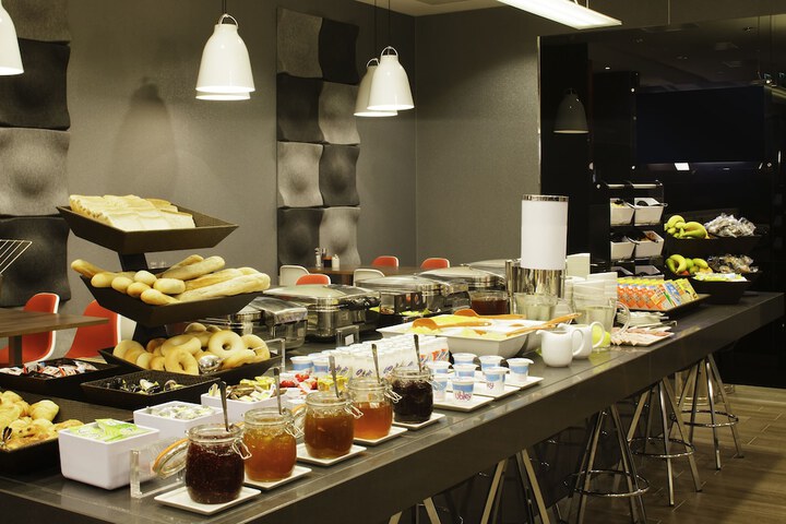 Breakfast/Coffee Service 28 of 57