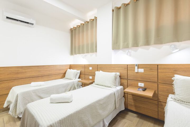 Room 28 of 193
