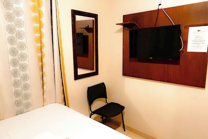 Room 8 of 35
