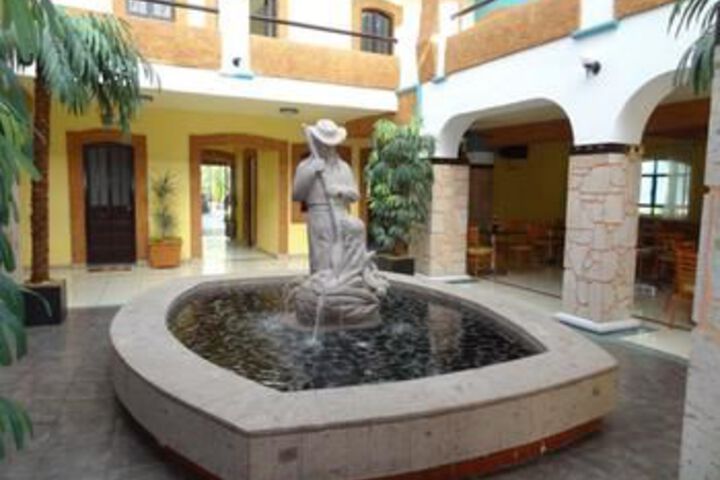 Hotel Exterior 4 of 20
