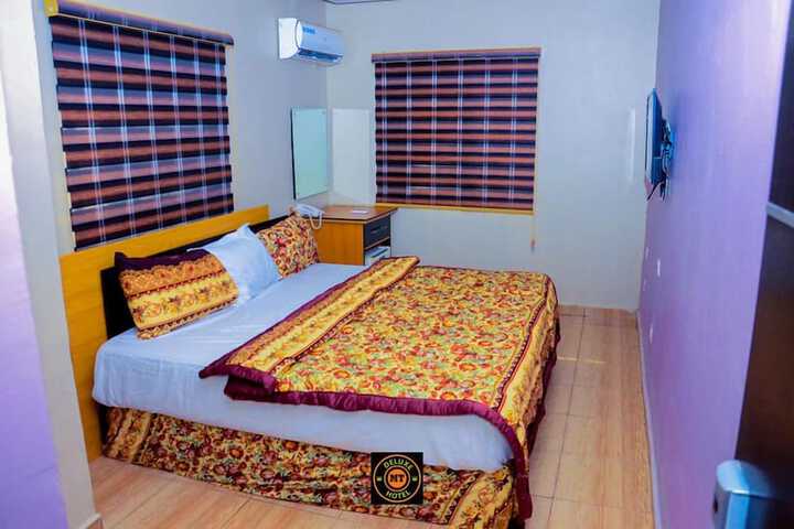 Room 5 of 42