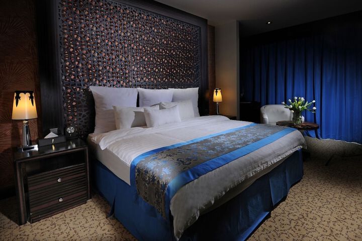 Room 8 of 44