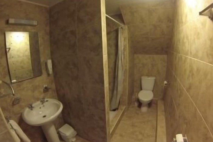 Room 72 of 111
