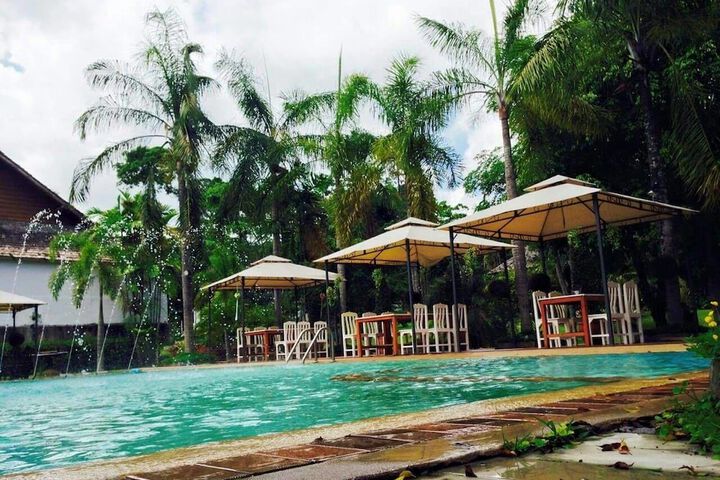 Pool Hotel