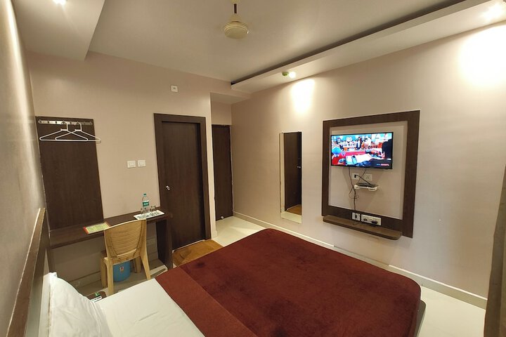 Room 17 of 24