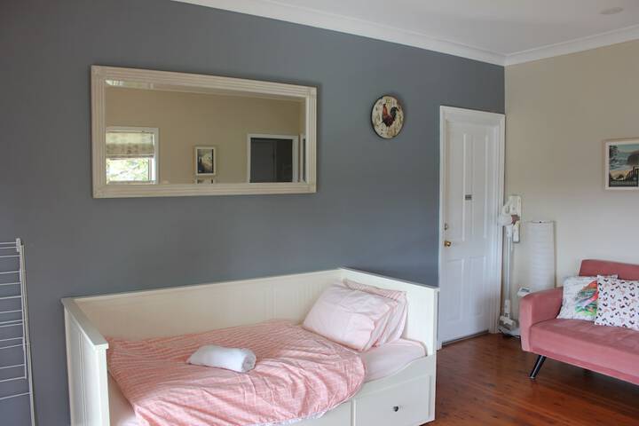 Room 9 of 33