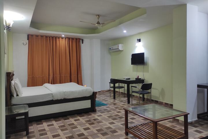 Room 14 of 37