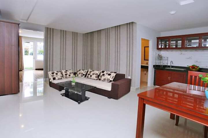 Room 17 of 27