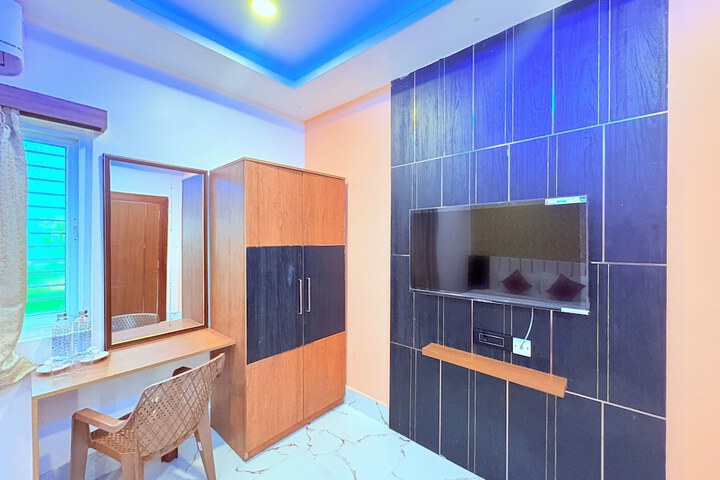 Room 12 of 28