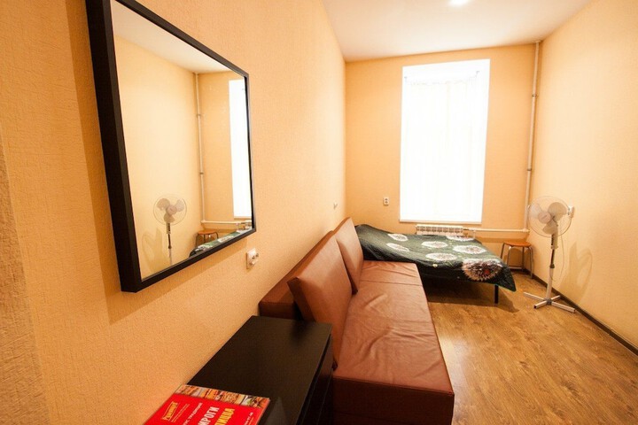 Room 13 of 22