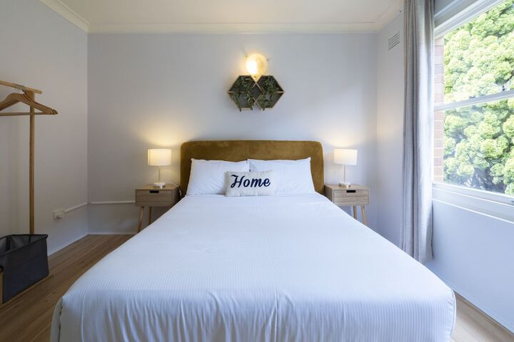 Room 2 of 8