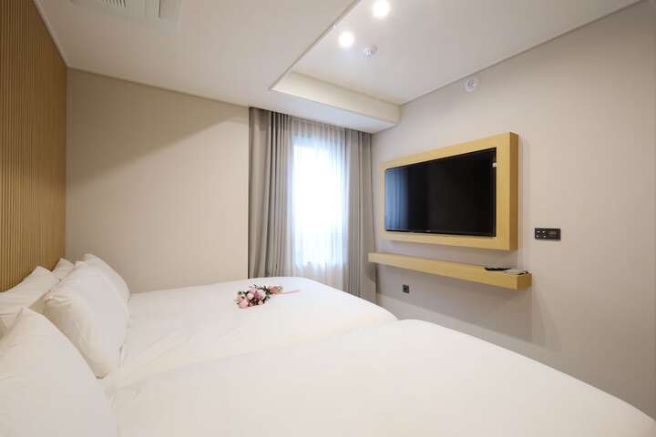 Room 45 of 75