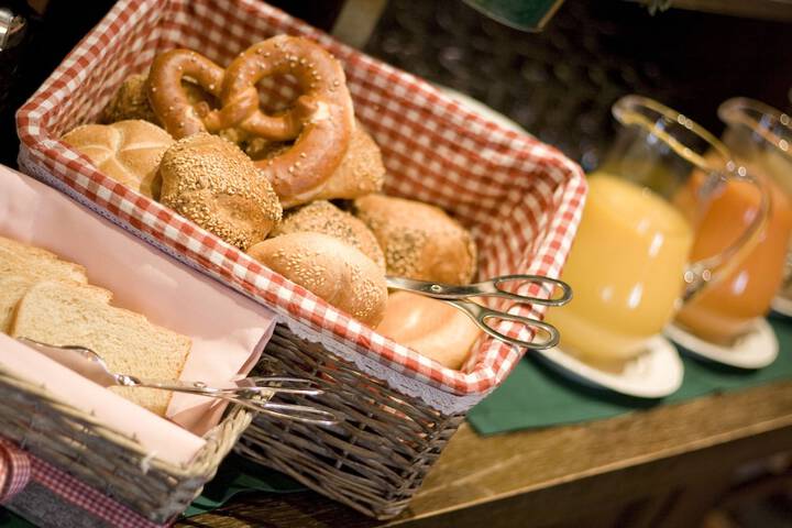 Breakfast/Coffee Service 18 of 24